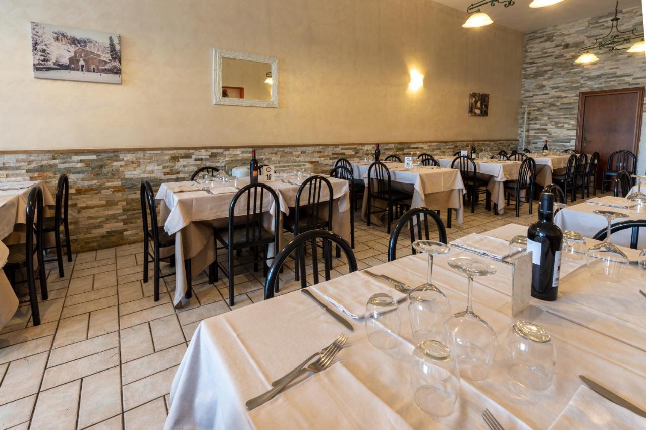 Castel Sant'Elia Il Contado B&B מראה חיצוני תמונה